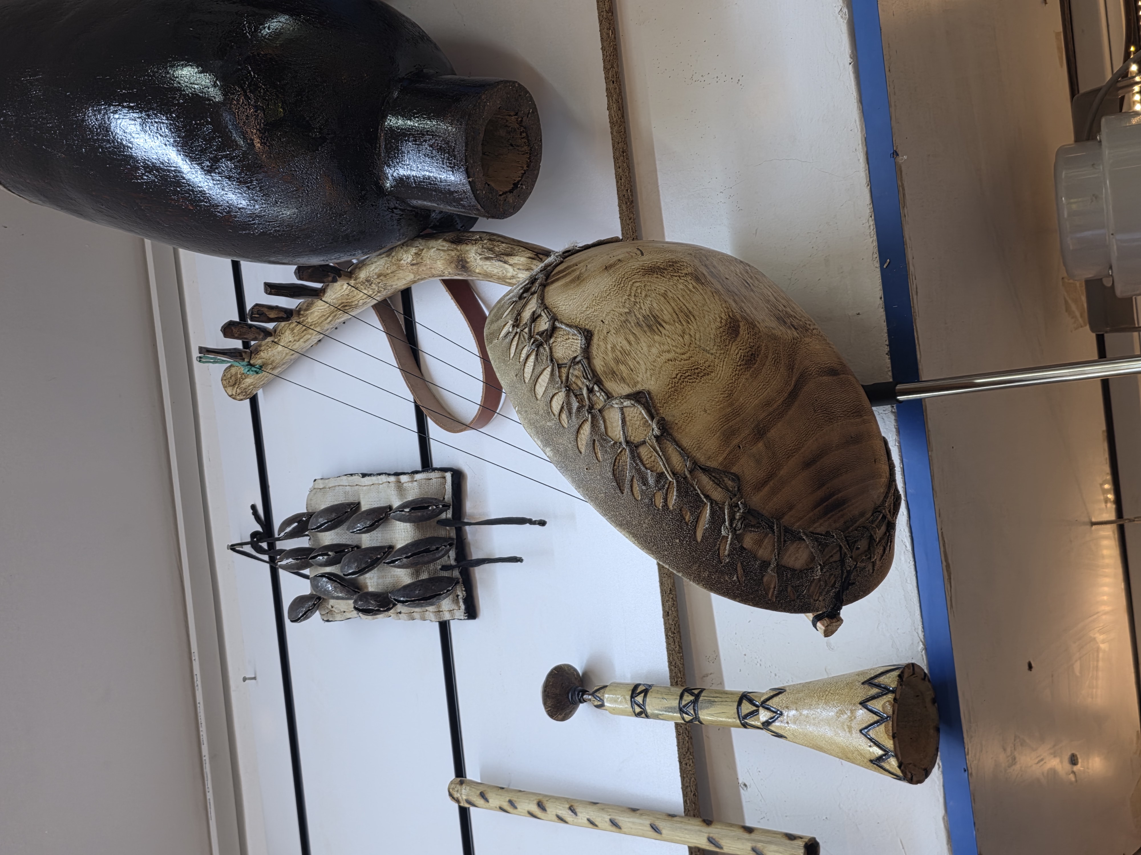 Adeudeu instrument
